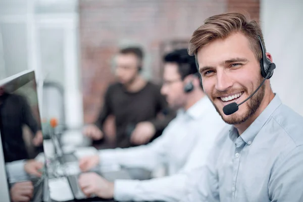 Euipe de TI como Service Desk no escritório