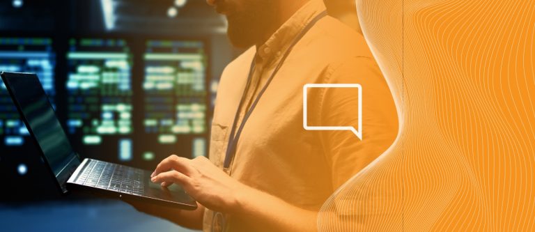 Pessoa conectando o SIP Trunking na central IP legada